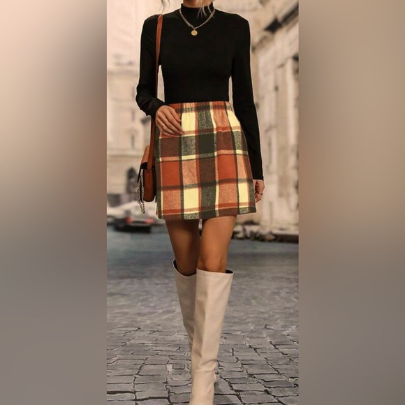SHEIN Dresses & Skirts - Plaid Mini Skirt_great for Fall
